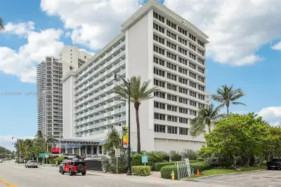 19201 Collins Ave #223, Sunny Isles Beach: photo 1 of 20