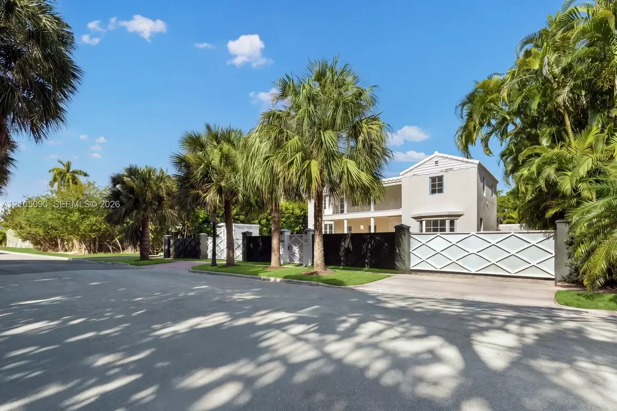 2534 Flamingo Dr, Miami Beach: photo 1 of 12