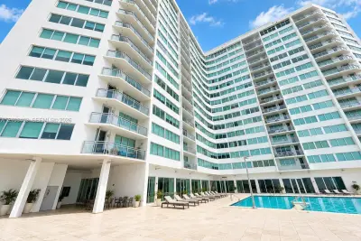 7135 Collins Ave #1221, Miami Beach: photo 1 of 10