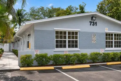 731 SW 14th Ave #1-4, Fort Lauderdale: photo 1 of 8