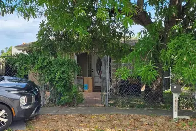 18211 SW 102nd Ave, Miami: photo 1 of 1