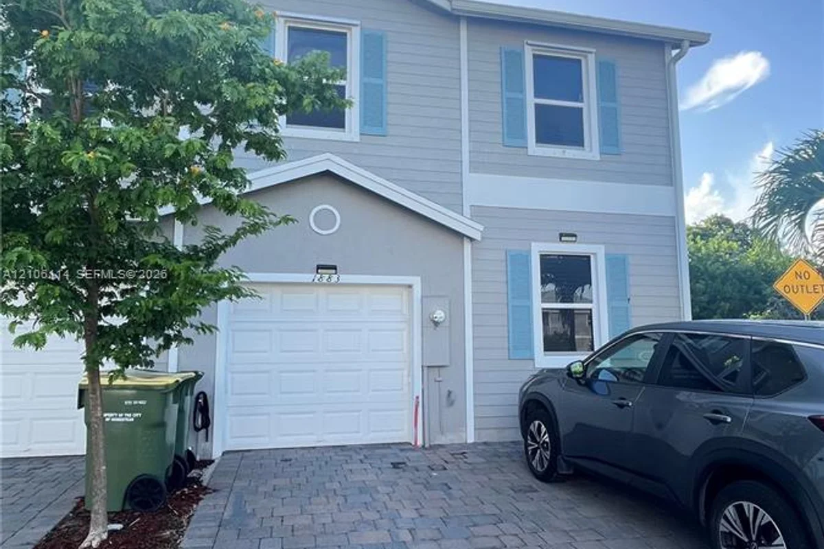 1883 SE 9th Ter, Homestead: photo 1 of 10