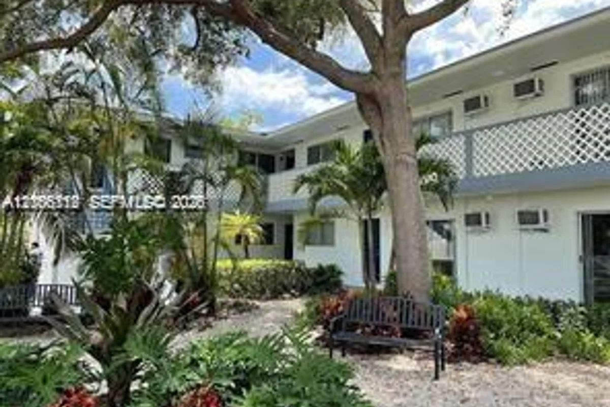 13025 Emerald Dr #258, North Miami: photo 1 of 2