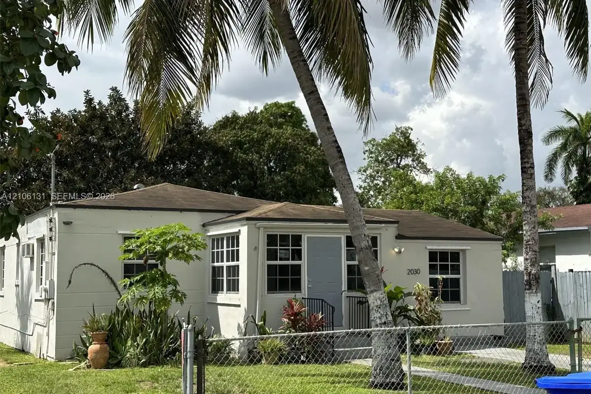 2030 NW 34th St, Miami: photo 1 of 3