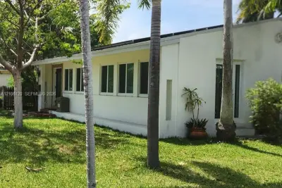 1607 Moffett St, Hollywood: photo 1 of 1