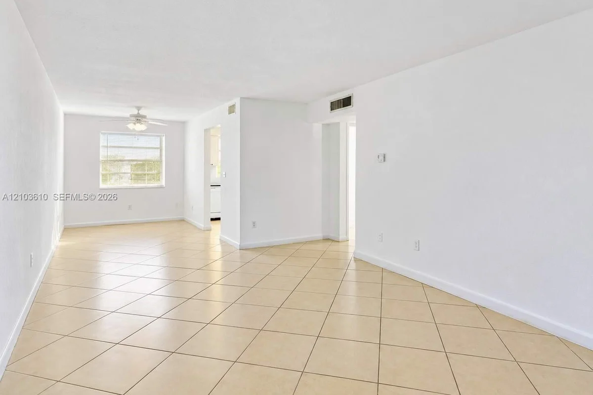 1350 NE 119th St #135007, Miami: photo 1 of 10