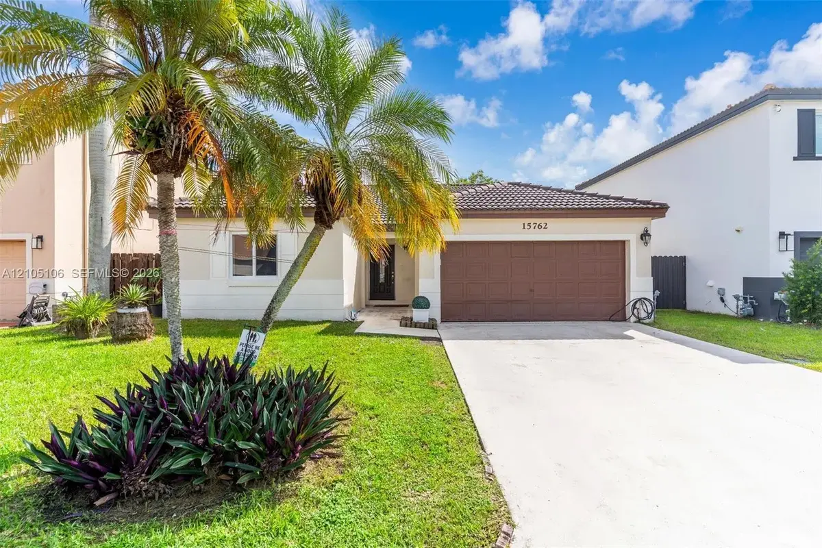 15762 SW 74th St, Miami: photo 1 of 30