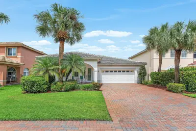 310 Venice Blvd, Royal Palm Beach: photo 1 of 34