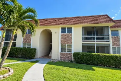 22765 SW 66th Ave #104, Boca Raton: photo 1 of 11