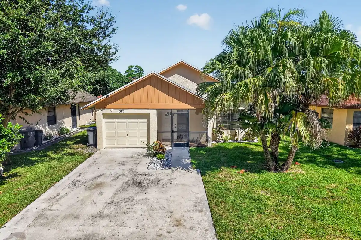 1323 Summit Run Cir, West Palm Beach: photo 1 of 59