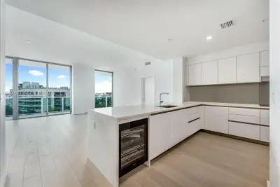 9201 E Bay Harbor Dr #710, Bay Harbor Islands: photo 1 of 31