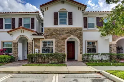 5258 Ashley River Rd, West Palm Beach: photo 1 of 40