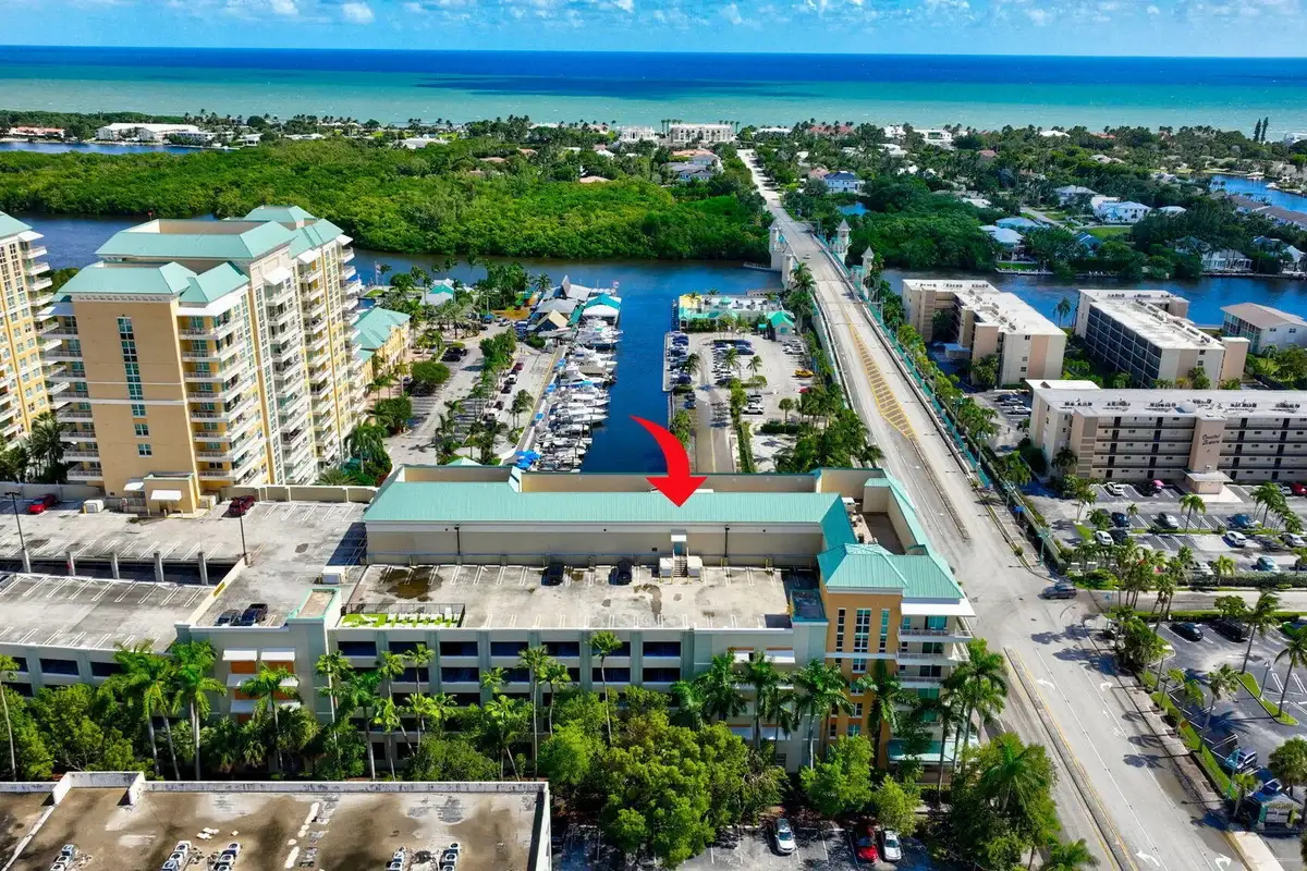 100 NE 6th St, Boynton Beach: photo 1 of 34