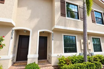 5075 Genove Pl, Riviera Beach: photo 1 of 18
