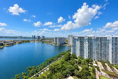 2851 NE 183rd St #2110E, Aventura: photo 1 of 38