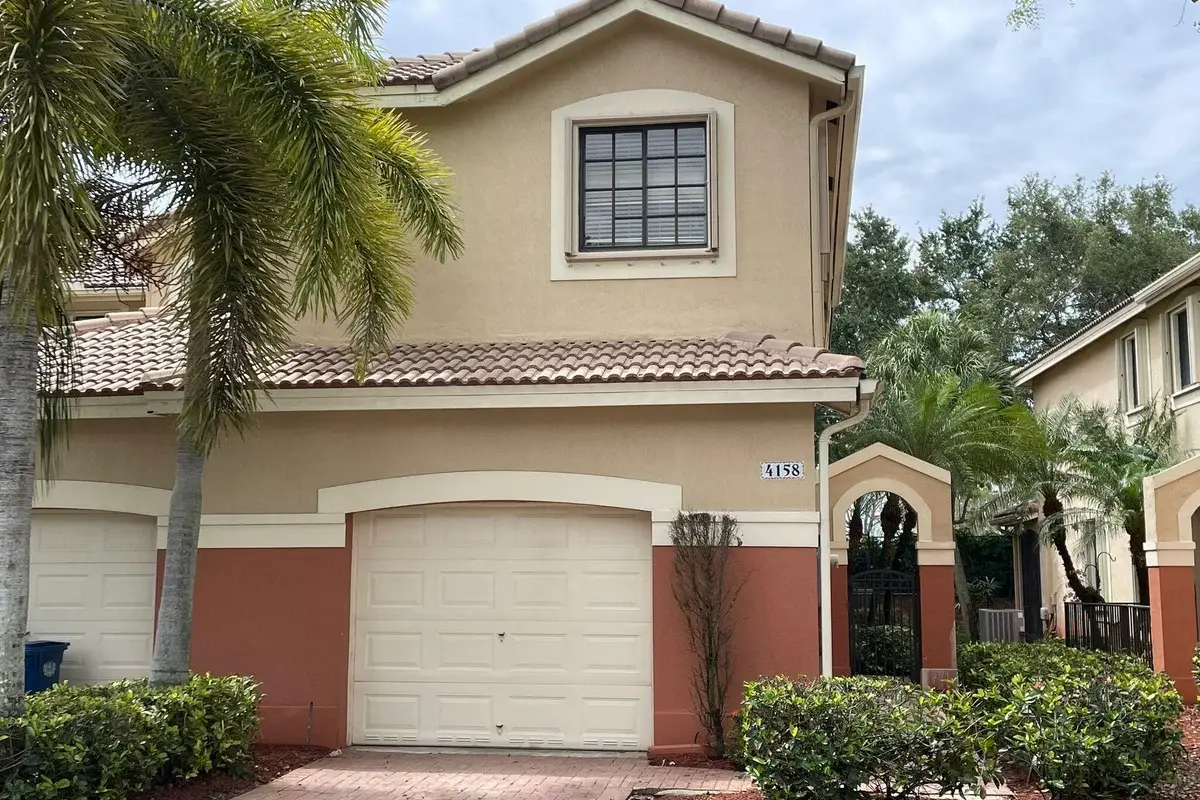 4158 Forest Dr, Weston: photo 1 of 43