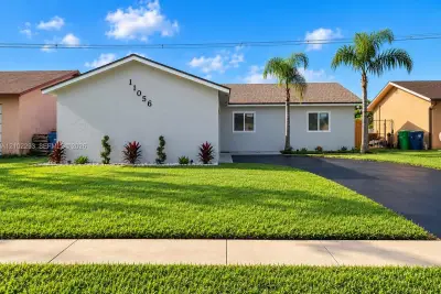 11056 NW 23rd Ct, Sunrise: photo 1 of 25