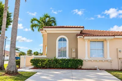 10968 SW 236th Ter, Homestead: photo 1 of 7