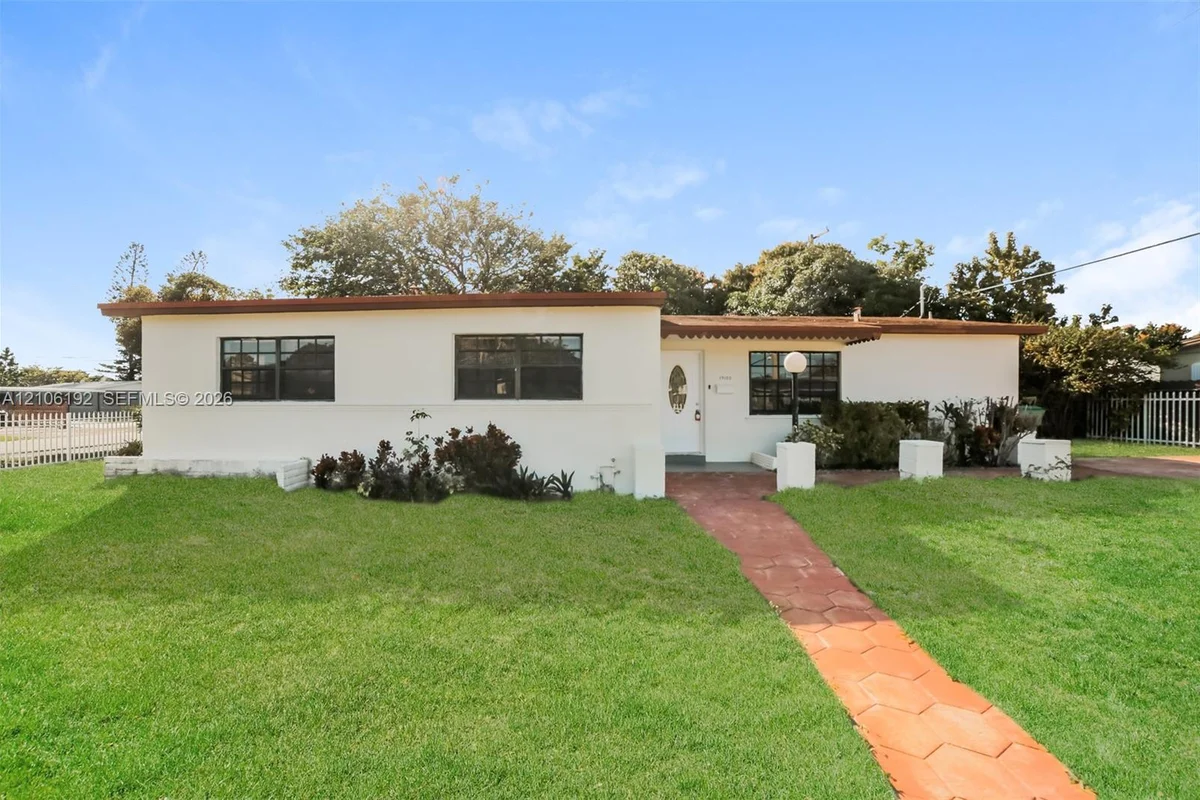 19100 NW 12th Ave, Miami Gardens: photo 1 of 15