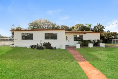 19100 NW 12th Ave, Miami Gardens: photo 1 of 15