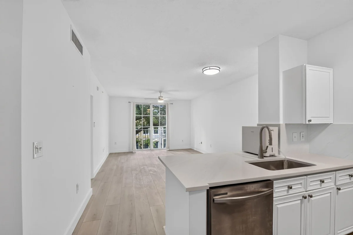 630 S Sapodilla Ave #223, West Palm Beach: photo 1 of 50