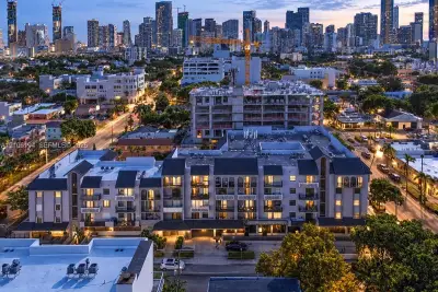 777 SW 9th Ave #408, Miami: photo 1 of 22
