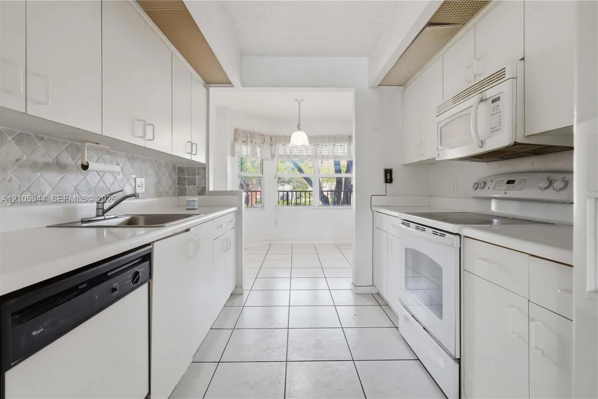 701 SW 141st Ave #203R, Pembroke Pines: photo 1 of 22