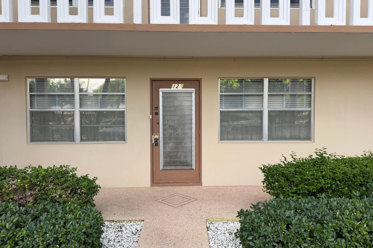 128 Wellington G, West Palm Beach: photo 1 of 22