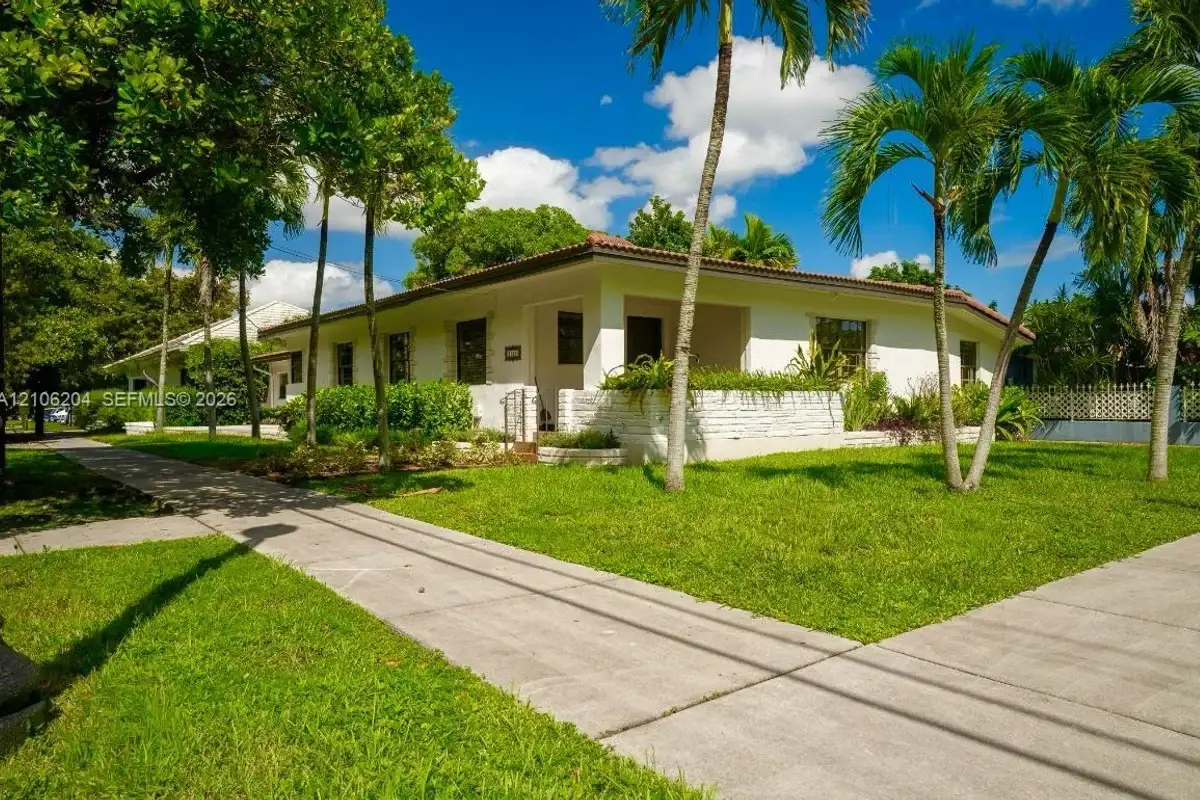 2121 SW 13th Ave, Miami: photo 1 of 11