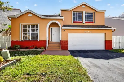 10760 SW 11th Dr, Davie: photo 1 of 53