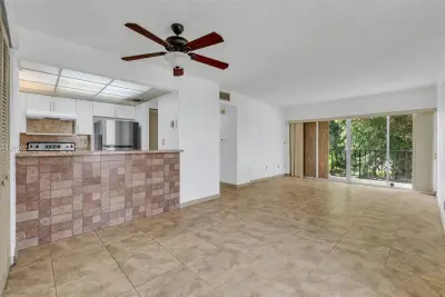 8887 Fontainebleau Blvd #206, Miami: photo 1 of 35