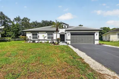 9407 SW 18th St, Miramar: photo 1 of 44