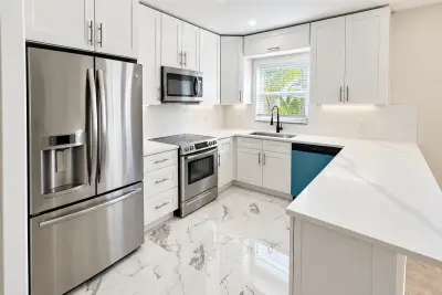 Condo in Boca Raton: photo 1 of 13