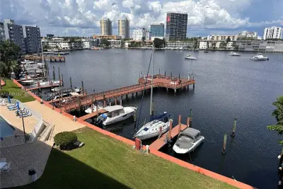 400 Golden Isles Dr #40, Hallandale Beach: photo 1 of 25