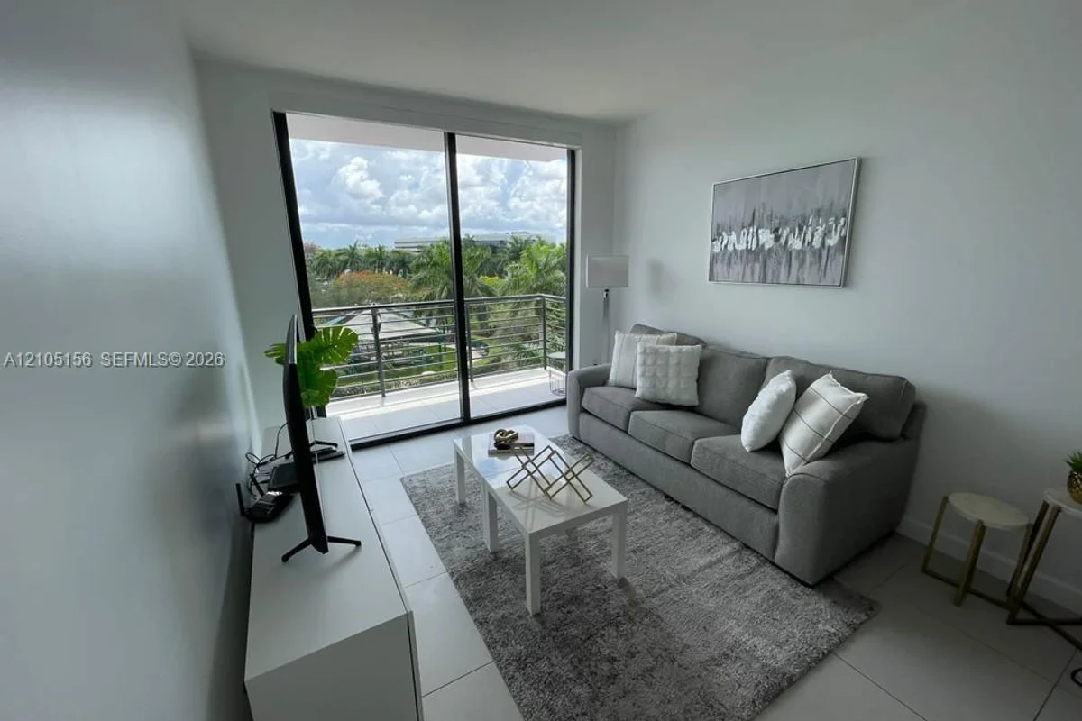 5350 NW 84th Ave #303, Doral: photo 1 of 7