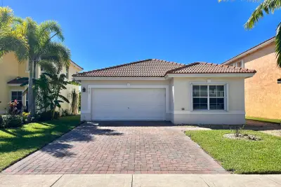 6129 Adriatic Way, West Palm Beach: photo 1 of 25