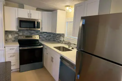 3004 SW 50th St, Dania Beach: photo 1 of 11
