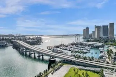 888 Biscayne Blvd #811, Miami: photo 1 of 33