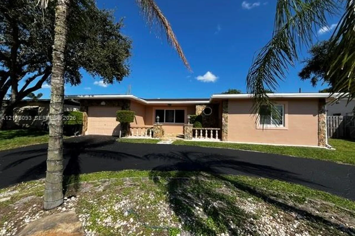 1325 N 74th Ter, Hollywood: photo 1 of 27