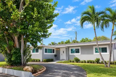 1343 W Ocean Ave, Lantana: photo 1 of 15