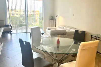 500 Executive Center Dr #5H, West Palm Beach: photo 1 of 17