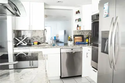 2410 NE 10th St #123, Hallandale Beach: photo 1 of 14