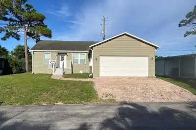 6298 S Ash Ln, Lantana: photo 1 of 34