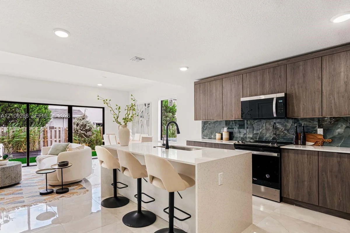 532 NW 14 Ct, Florida City: photo 1 of 15