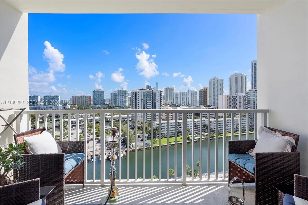 300 Bayview Dr #1503, Sunny Isles Beach: photo 1 of 38