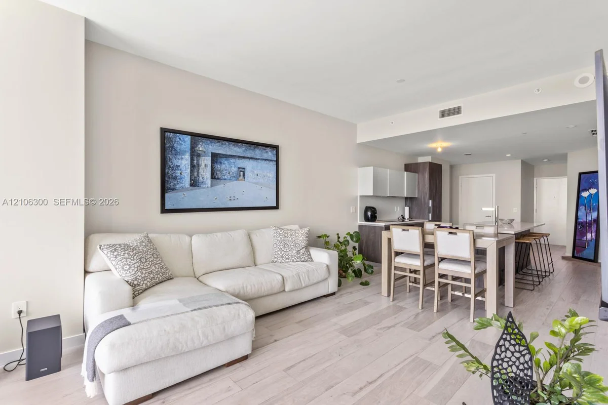 480 NE 31st St #1005, Miami: photo 1 of 57