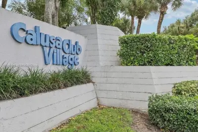 8888 SW 131st Ct #409, Miami: photo 1 of 4