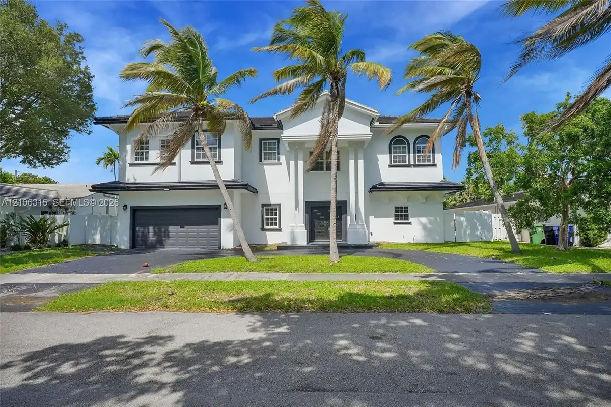 2319 NE 35th Dr, Fort Lauderdale: photo 1 of 41