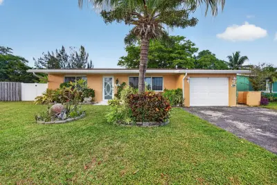 9877 NW 26th Pl, Sunrise: photo 1 of 32