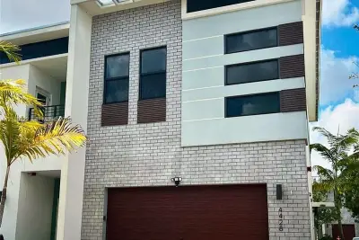 4428 NW 9th St, Plantation: photo 1 of 32